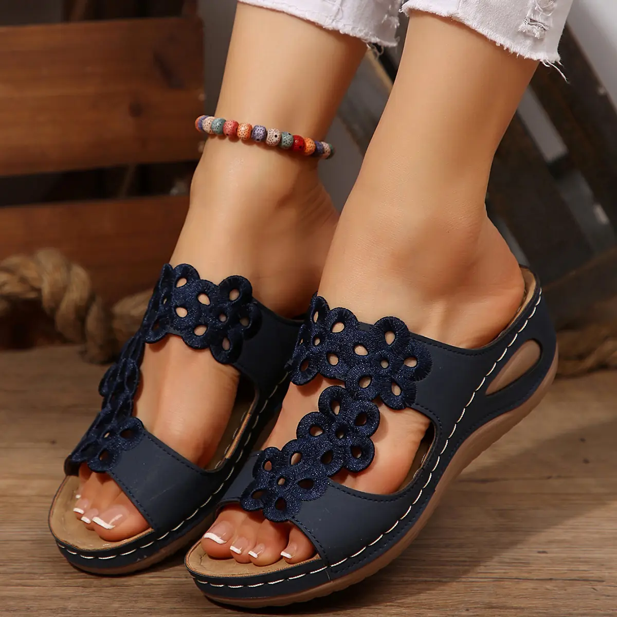1688_image_share_0142d99f4c31452579e8ec9ea3e5a892 Amber Bloom-Navy Blue - Image 1