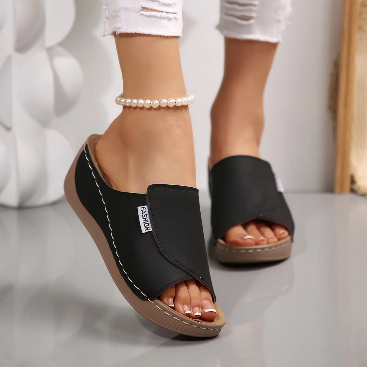 Urban Fashion-Black - Image 1